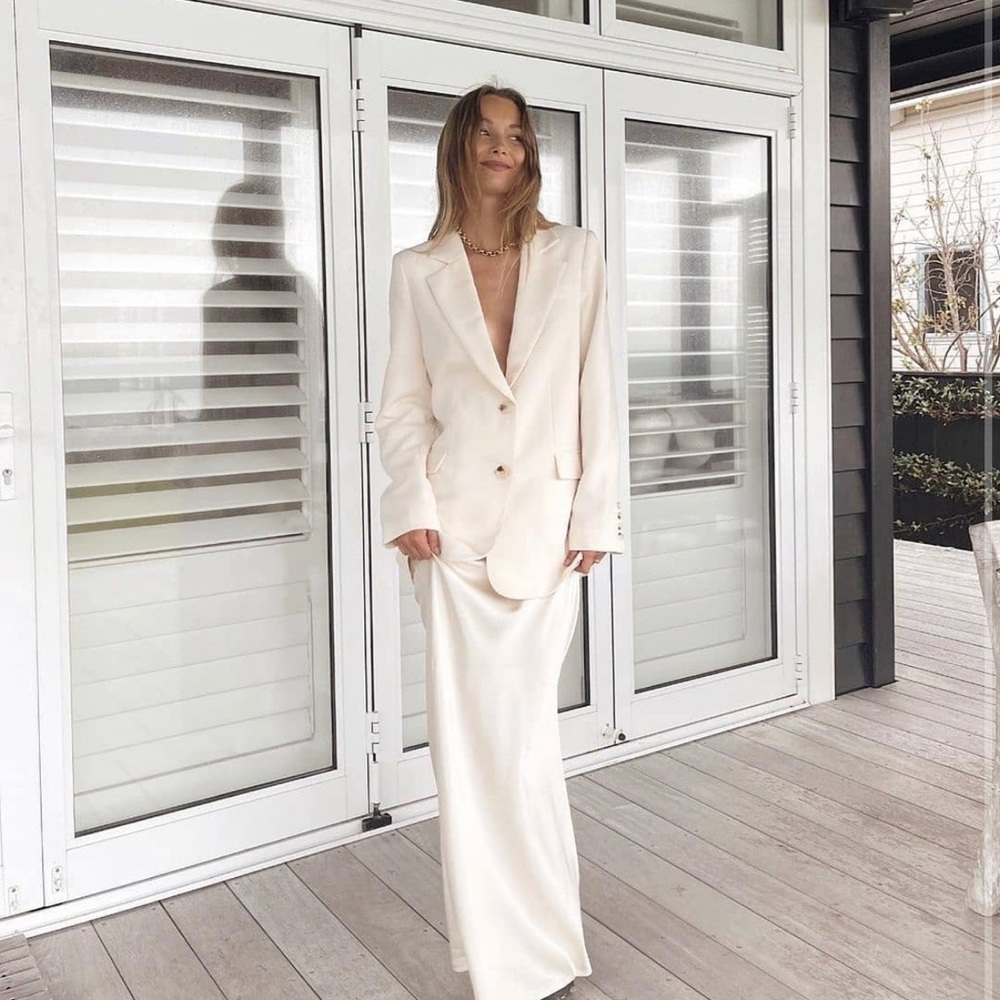 Dissh Simone Pearl Satin skirt